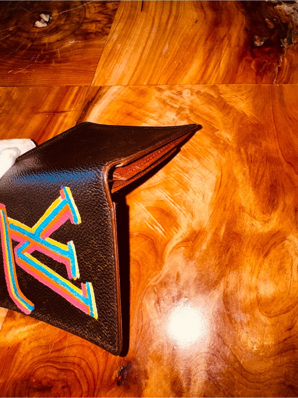 Louis Vuitton, multiple card holder, reinvented hand painted vintage wallet - Picture 5 of 14